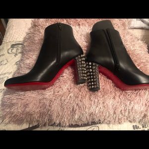 Blk booties